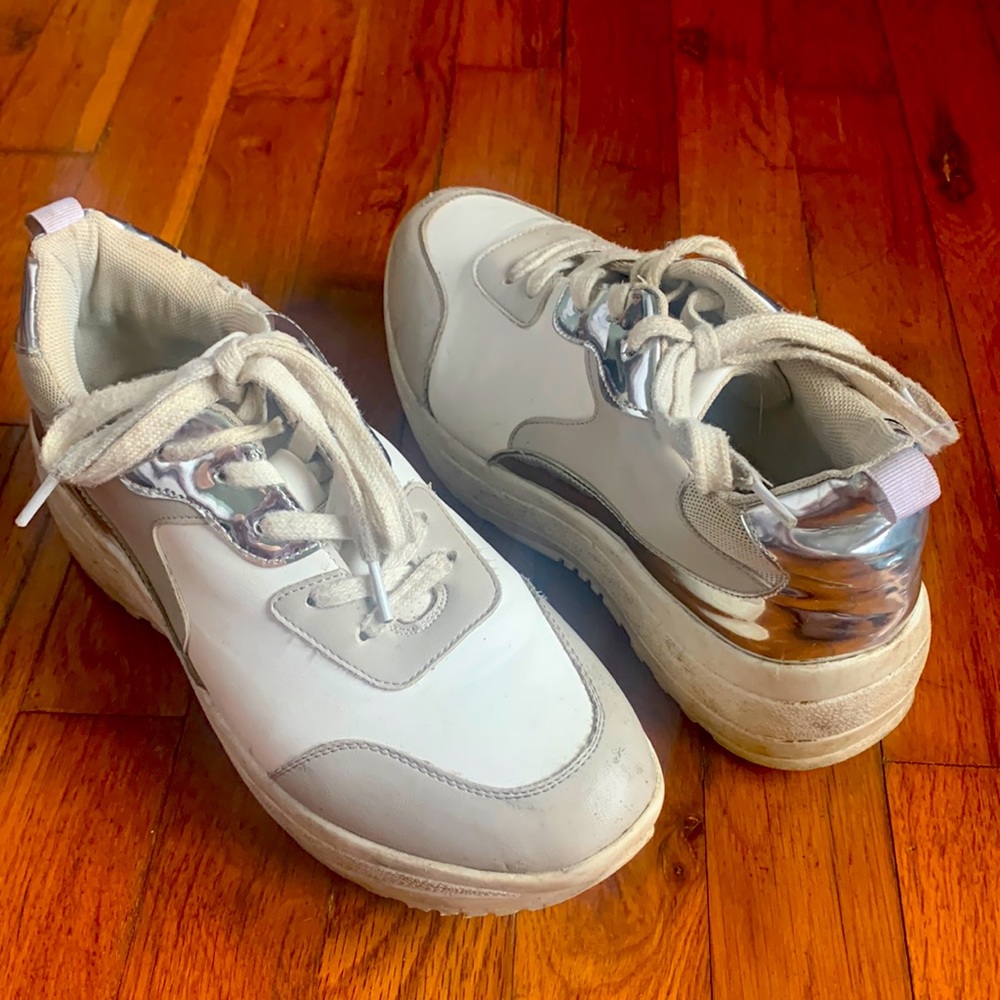 Platform sneakers women’s size 9, small scuff on toe of left shoe